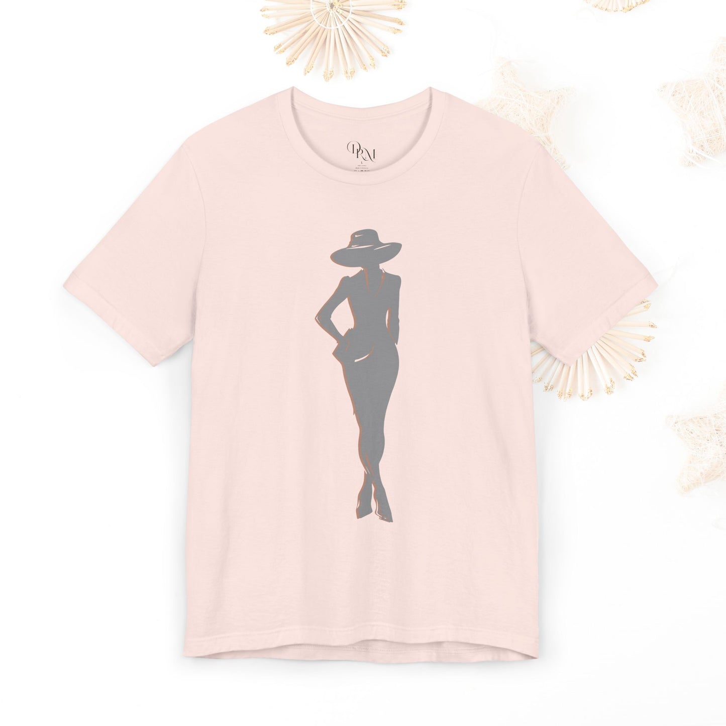 Chic Silhouette Tee: Stylish Unisex Short Sleeve T-Shirt, Casual Wear, Fashion Statement, Summer Essential, Gift Idea for Her - DiRoMi