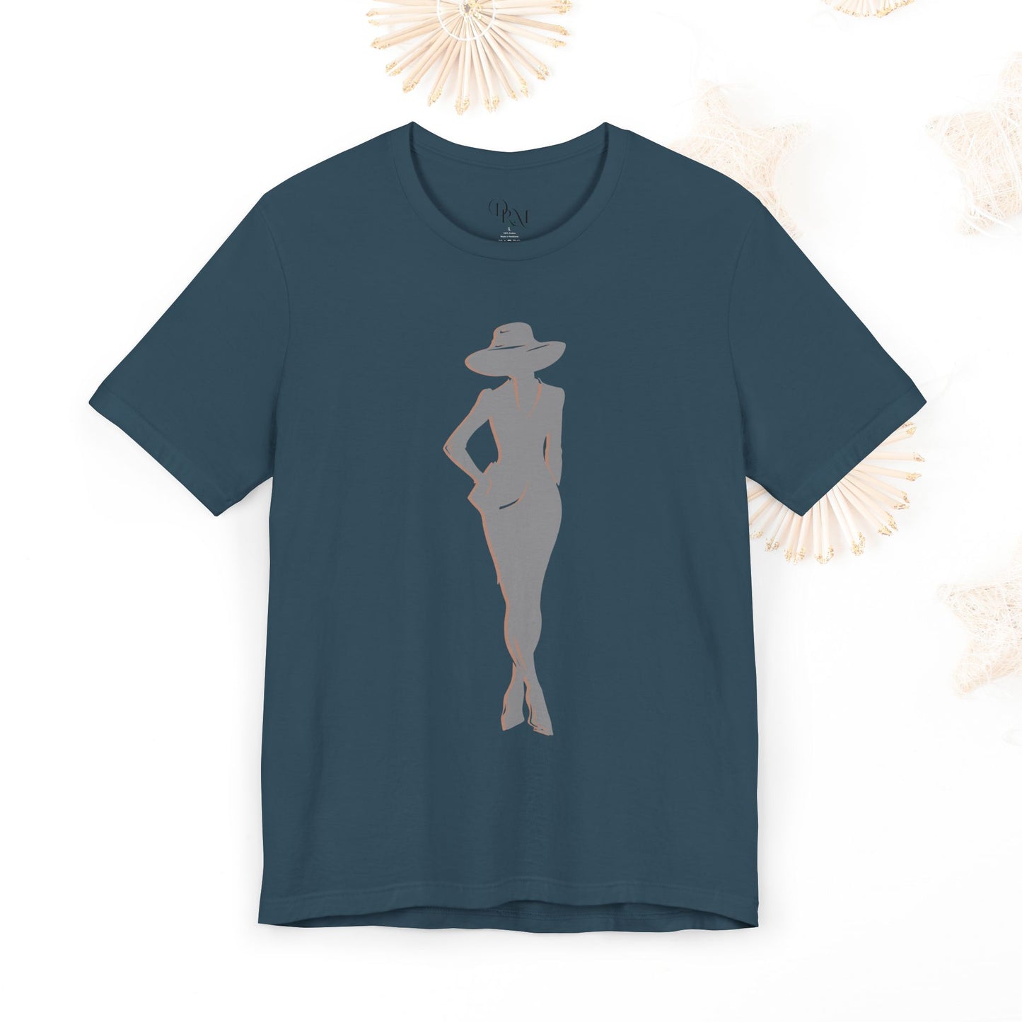 Chic Silhouette Tee: Stylish Unisex Short Sleeve T-Shirt, Casual Wear, Fashion Statement, Summer Essential, Gift Idea for Her - DiRoMi