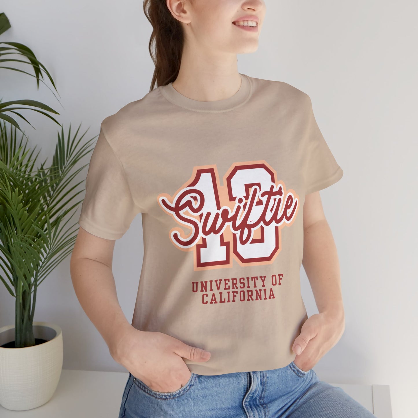Swiftie University Unisex Tee - Celebrate Your Fandom! - DiRoMi