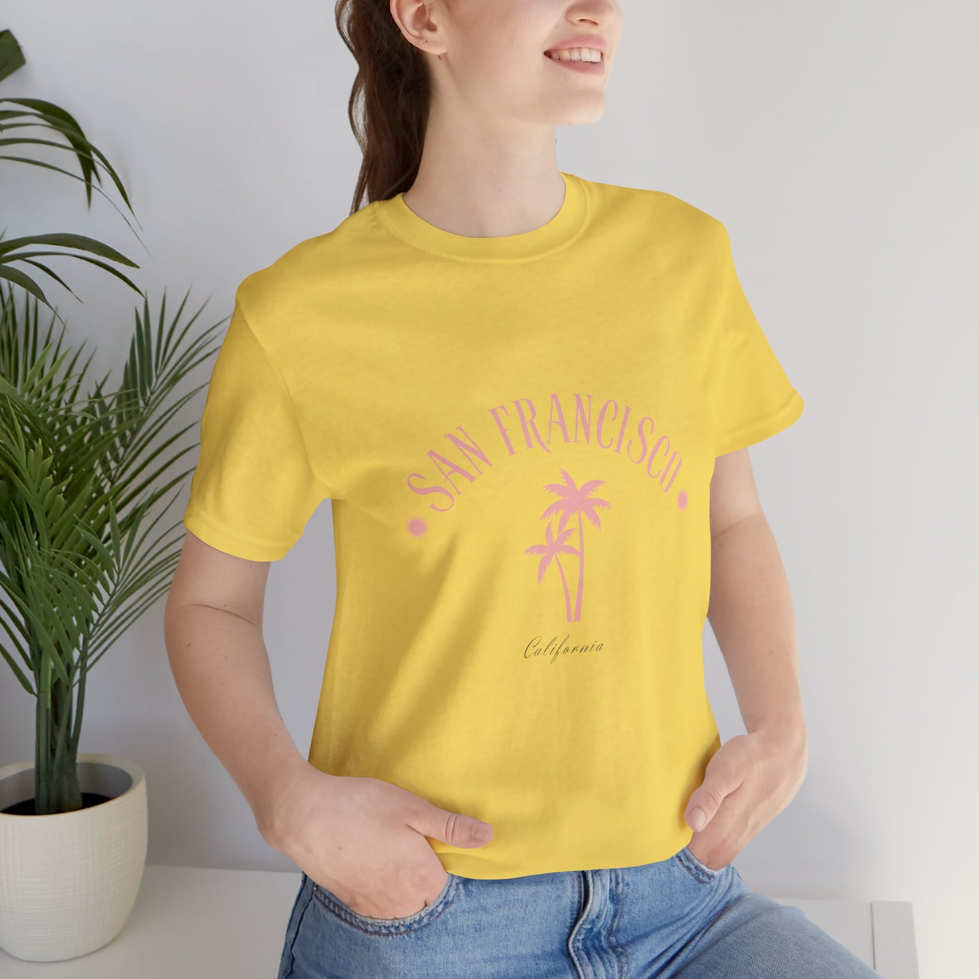 California Vibes Women Tee with San Francisco Design - DiRoMi