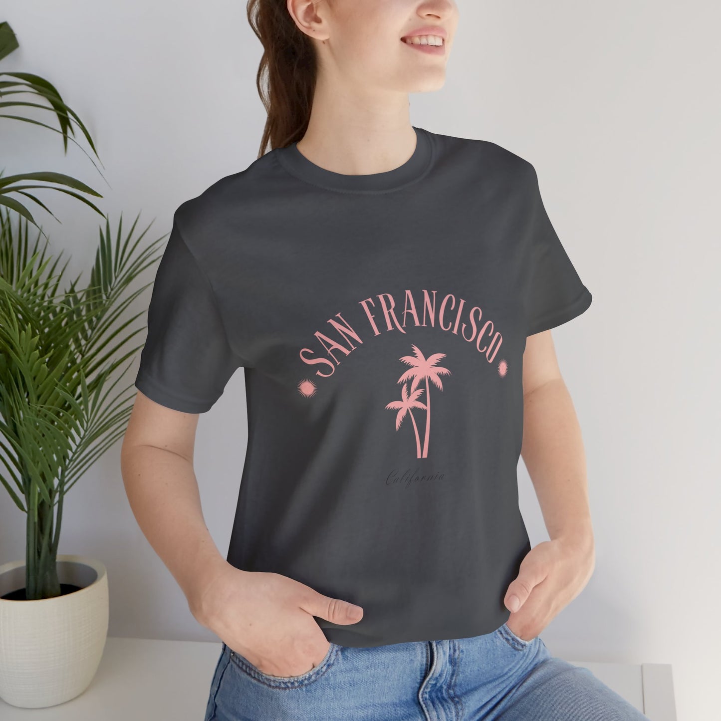 California Vibes Women Tee with San Francisco Design - DiRoMi
