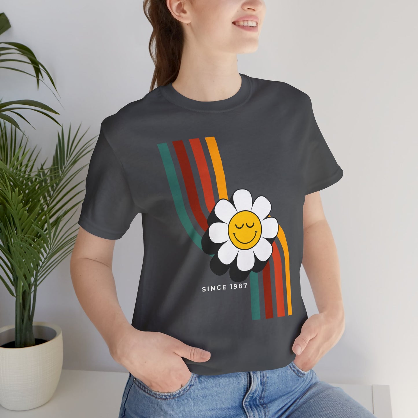 Retro Flower Graphic Unisex Short Sleeve Tee - California Vibes - DiRoMi